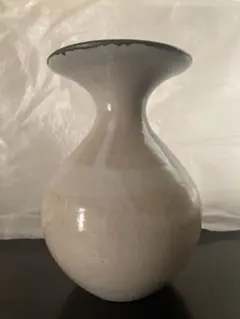 陶器 花瓶 クリーム色 一輪挿し ミナペルホネン木箱入り - メルカリ
