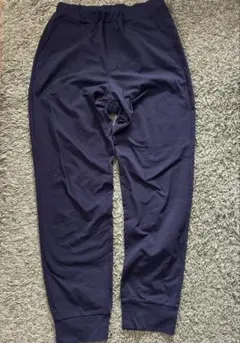 ユニクロ ロングパンツ　アクティブジョガーパンツ　160 黒　ストレッチ　美品