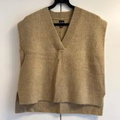 GAPニットベスト