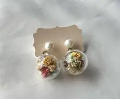 【新品未使用品】　ハンドメイドピアス　ドライフラワーピアス　樹脂ポスト