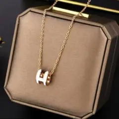 ポップh hモチーフ hロゴ hネックレス ホワイト