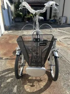 シルバー 三輪自転車 メッシュバスケット付き 高齢者 交通 手段 白