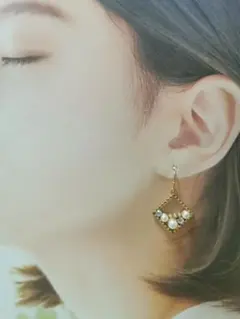 パールとビジューチャーム　スクエアピアス⭐イヤリングNo.132