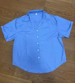 半袖青シャツ