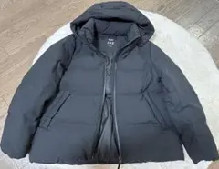 ユニクロ シームレスダウンパーカ