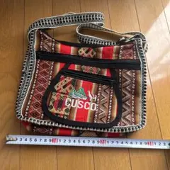 CUSCO ショルダーバッグ 赤と茶色のストライプ　ペルー直輸入