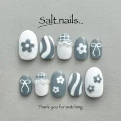 ネイルチップ ショートオーバル フラワー リボンうねうね 花 青 白