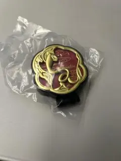 ツイステガチャガチャコンパクトミラースカラビア