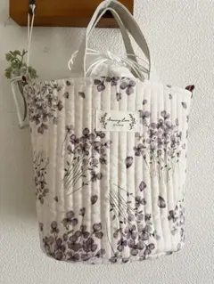♪ハンドメイド♪ ナチュラルな小さめ楕円底トートバッグ　ふわふわキルティング仕様