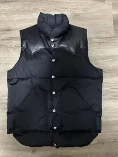 【極美品】ネイビー ROCKY MOUNTAIN ダウンベスト 極美品】ネイビー ROCKY MOUNTAIN ダウンベスト - メルカリ