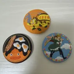 ジブリ　缶バッチ　まとめ売り　3点セット ハウルの動く城 トトロ