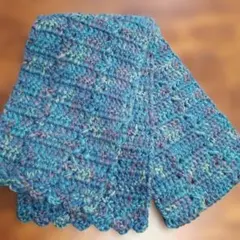 手編みの青系マフラー　ハンドメイド