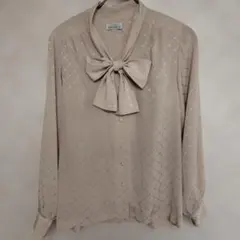 値下！NINA RICCI(ニナリッチ）春のブラウスのサムネイル