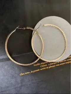 エイチアンドエム　リングピアス　大きめ　ゴールドカラー