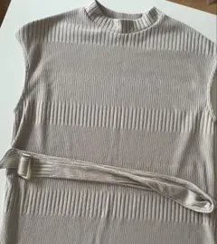 ニットベスト ベージュ ベルト付き
