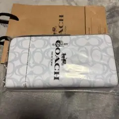 新品】最新モデル COACH コーチ☆長財布 グレイシャーホワイト - メルカリ