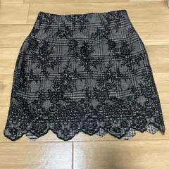 新品未着用！ZARA スカートのサムネイル