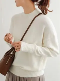 URBAN RESEARCH DOORS ハイネック　モチモチニット　ホワイト