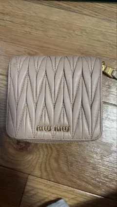 Miu Miu キルティング 二つ折り財布のサムネイル