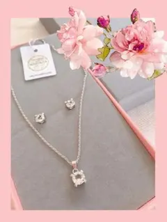 スワロフスキー　アクセサリー　ネックレス　ピアス