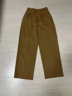 UNIQLO タックワイドパンツ