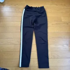 ユニクロ　AIRism 黒 スリムフィット　ラインパンツ 150