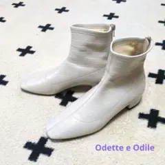Odette e Odile ホワイト アンクルブーツ 合成皮革24.5