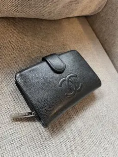 CHANEL ブラックレザー 二つ折り財布　キャビアスキン　コンパクト