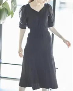トッコ 袖口パール付きシアーボリュームスリーブ胸元ギャザーニットワンピース 黒