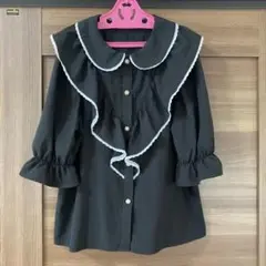 フリル付き黒五分袖シャツ