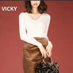 ビッキー◇Vネックリブニット M ベージュ タイトシルエット 薄手 無地 着回し