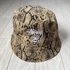 STUSSYバケットハット　パイソン柄　S/M