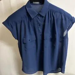 ネイビー ノースリーブ ボタン付きシャツ