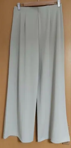 ユニクロクレープジャージーストレートパンツ