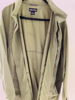 新品同様 デサント製　marmotコートLのサムネイル
