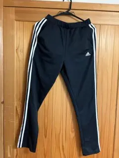 adidas ストライプ ブラックジャージパンツ
