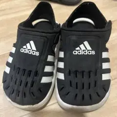 adidas 黒白 サンダル ベルト付き