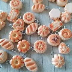 パン　焼き菓子のチャーム【20個】ランダム