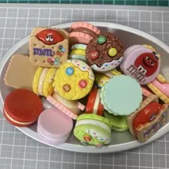 お菓子みたいなデコパーツ