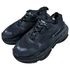 BALENCIAGA Triple S ブラック スニーカー 40のサムネイル