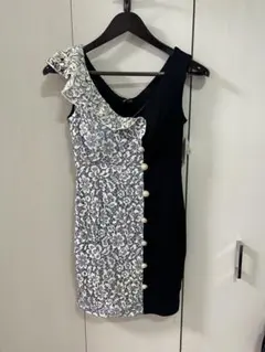 dazzy storeアシンメトリーレース×パールボタン／タグ付き新品／Sサイズ
