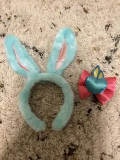 ディズニー　うさ耳カチューシャ(水色)　リボン付