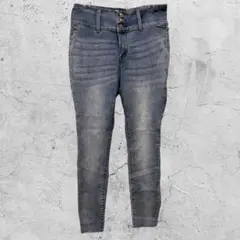 Item thumbnail for item a5e5302e-57a8-483e-8adc-fcac29f5bc3f