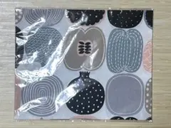 ※未使用※マリメッコ　コンポッティ　70×50 はぎれ