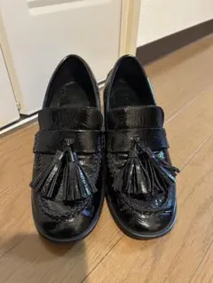 ブラックタッセル付きローファー 中ヒール