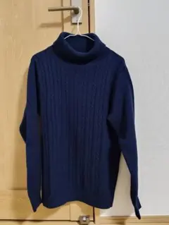 ネイビー ケーブル編み タートルネックセーター