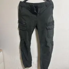 ダークグリーン カーゴパンツ