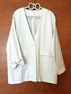 omekashi ノーカラージャケット ベージュのサムネイル