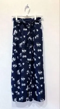マタニティパンツ ネイビー　花柄 ワイドパンツ　Mサイズ　薄手のサムネイル
