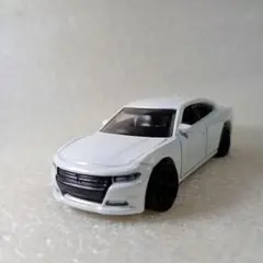 2018 DODGE CHARGER WHITE MATCHBOX ミニカーのサムネイル